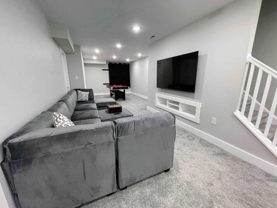 4 Bedroom 3 Bath Sleeps 10 Pet Friendly Private Backyard, 2 Car Garage, City Views, Close To All Stadiums And Casino Питтсбург Экстерьер фото