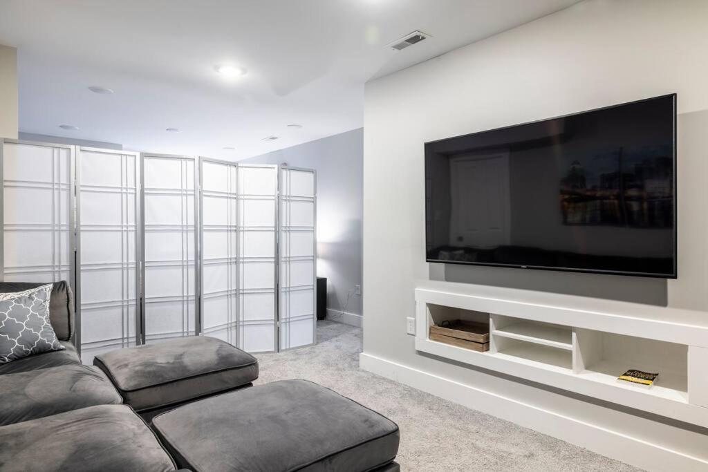 4 Bedroom 3 Bath Sleeps 10 Pet Friendly Private Backyard, 2 Car Garage, City Views, Close To All Stadiums And Casino Питтсбург Экстерьер фото