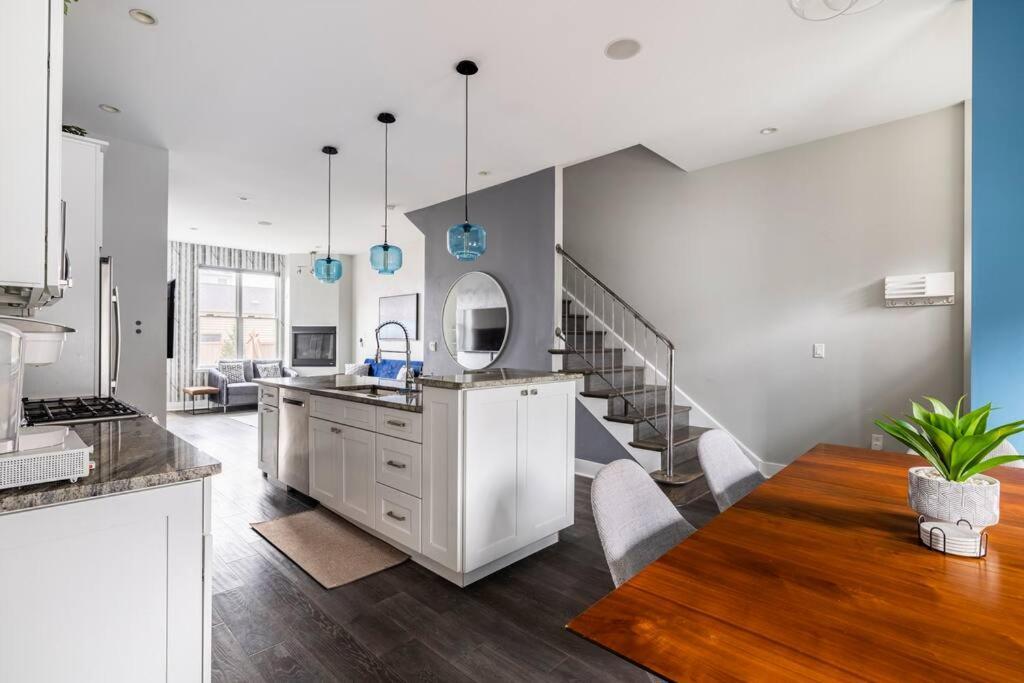 4 Bedroom 3 Bath Sleeps 10 Pet Friendly Private Backyard, 2 Car Garage, City Views, Close To All Stadiums And Casino Питтсбург Экстерьер фото