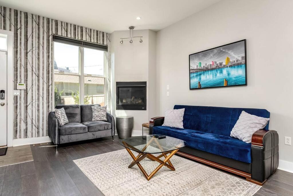 4 Bedroom 3 Bath Sleeps 10 Pet Friendly Private Backyard, 2 Car Garage, City Views, Close To All Stadiums And Casino Питтсбург Экстерьер фото